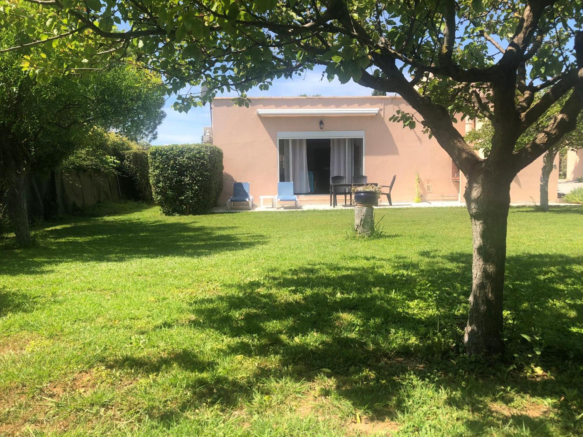 Les Bougainvillees De Camargue Villetelle Cameră foto